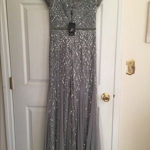 Adrianna Papell long gown size 4 NWT